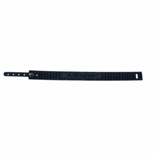 Bracelet en chambre à air upcyclée gravée L'Enfer en référence au Paris roubaix
